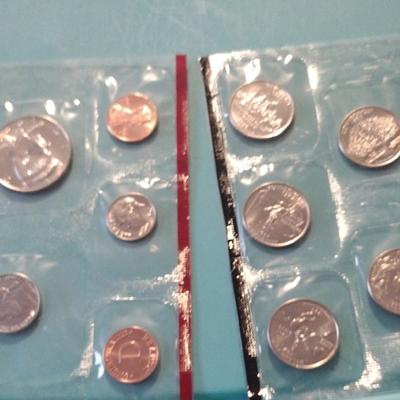 🪙 1999 Denver Uncirculated Coin Set | Original Red & White Packaging - Picture 5 of 6